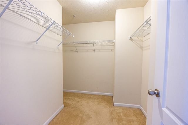 10 Roosevelt Dr, Kennedy Twp, PA 15136