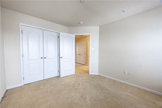 10 Roosevelt Dr, Kennedy Twp, PA 15136