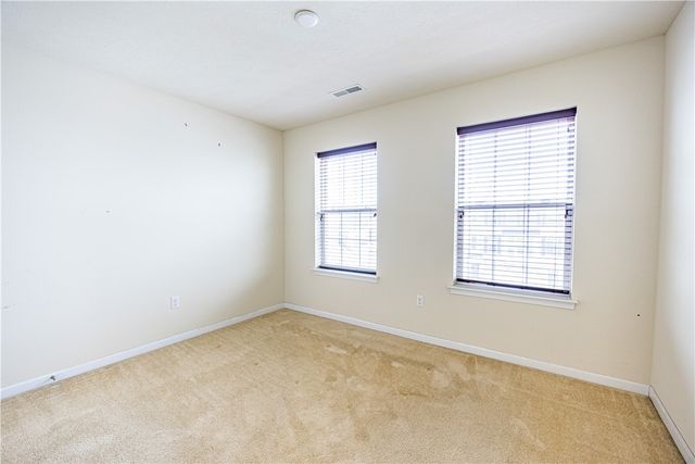 10 Roosevelt Dr, Kennedy Twp, PA 15136