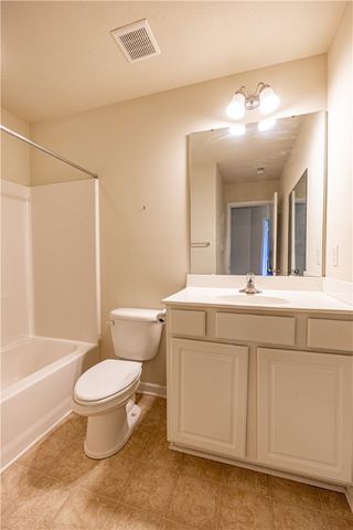 10 Roosevelt Dr, Kennedy Twp, PA 15136