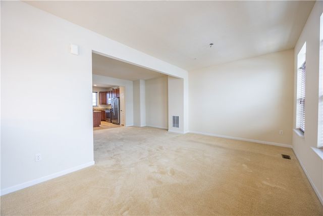 10 Roosevelt Dr, Kennedy Twp, PA 15136