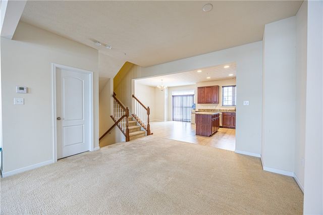 10 Roosevelt Dr, Kennedy Twp, PA 15136