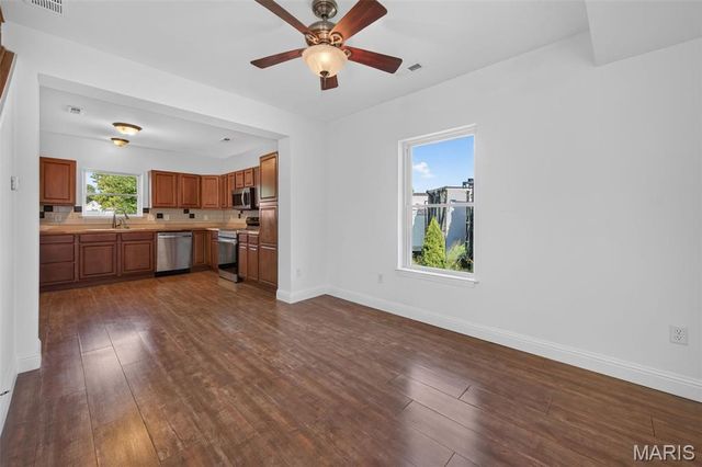 129 E Pacific Street, Pacific, MO 63069
