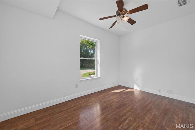 129 E Pacific Street, Pacific, MO 63069