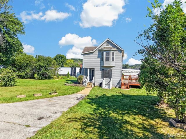 129 E Pacific Street, Pacific, MO 63069