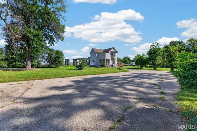 129 E Pacific Street, Pacific, MO 63069