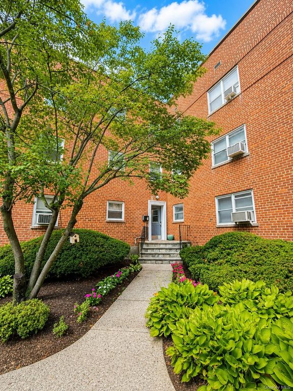 320 S Broadway T5, Tarrytown, NY 10591 — exterior
