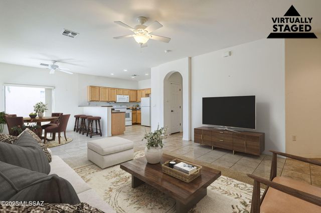 2265 S Vía Espinosa, Green Valley, AZ 85614