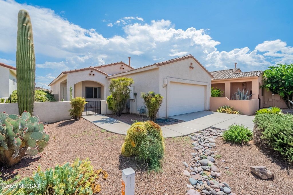 2265 S Vía Espinosa, Green Valley, AZ 85614