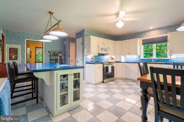 274 WISSINGER RD, Boyertown, PA 19512