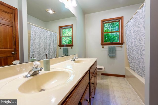 274 WISSINGER RD, Boyertown, PA 19512