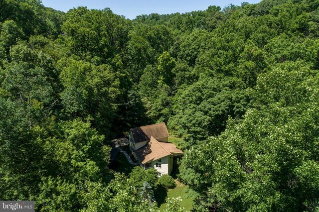274 WISSINGER RD, Boyertown, PA 19512