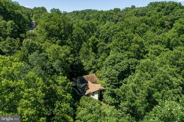 274 WISSINGER RD, Boyertown, PA 19512
