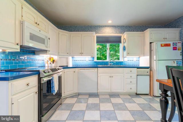274 WISSINGER RD, Boyertown, PA 19512