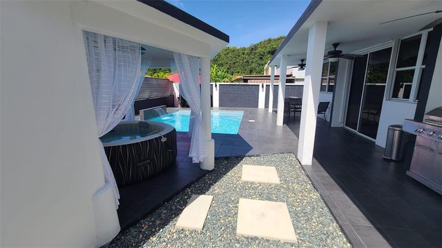 Los Montes Dorado LOS MONTES DORADO, Dorado, PR 00646