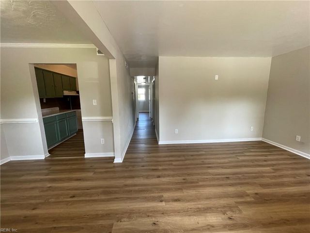 719 Marvin Ave Apt 105, Norfolk, VA 23518