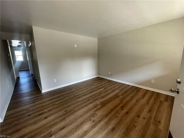 719 Marvin Ave Apt 105, Norfolk, VA 23518