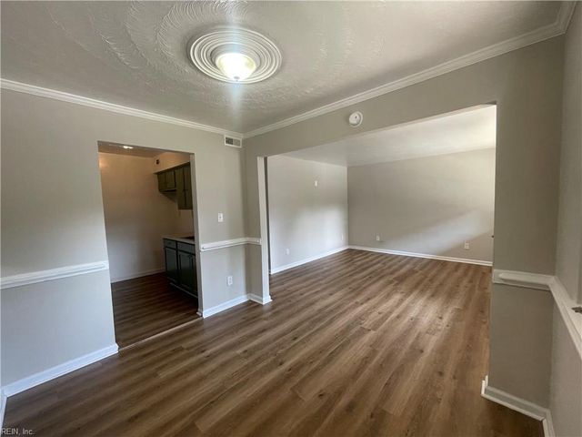 719 Marvin Ave Apt 105, Norfolk, VA 23518