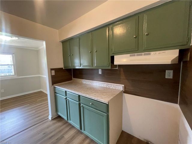 719 Marvin Ave Apt 105, Norfolk, VA 23518
