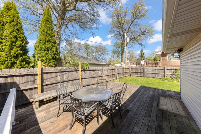 151 Catalpa Avenue, Wood Dale, IL 60191