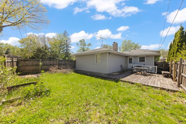 151 Catalpa Avenue, Wood Dale, IL 60191