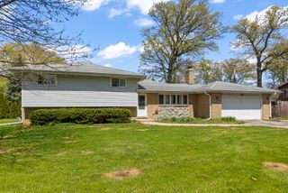 151 Catalpa Avenue, Wood Dale, IL 60191