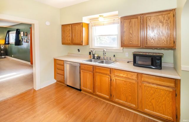 2016 E Blackford Avenue, Evansville, IN 47714
