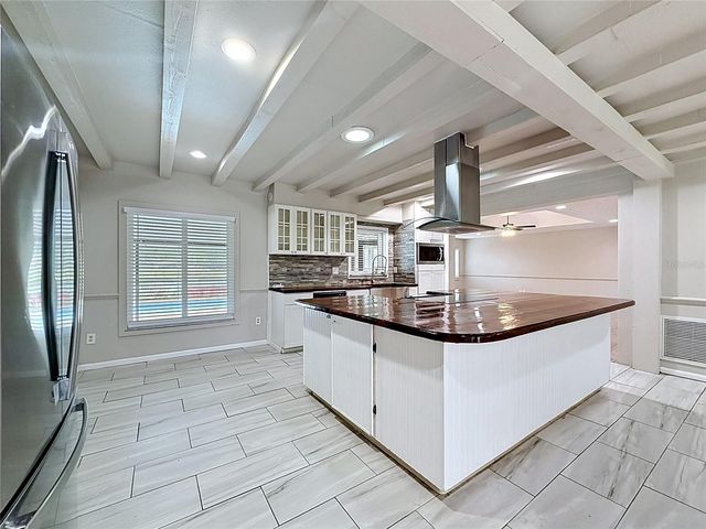 912 SHANGRI LA DRIVE, Seffner, FL 33584