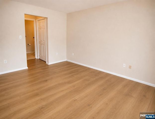 507 Windsor Drive 107, Palisades Park, NJ 07650