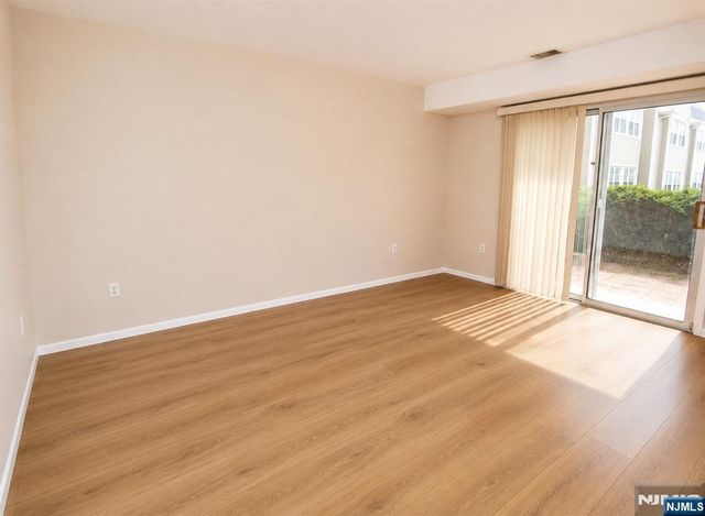 507 Windsor Drive 107, Palisades Park, NJ 07650