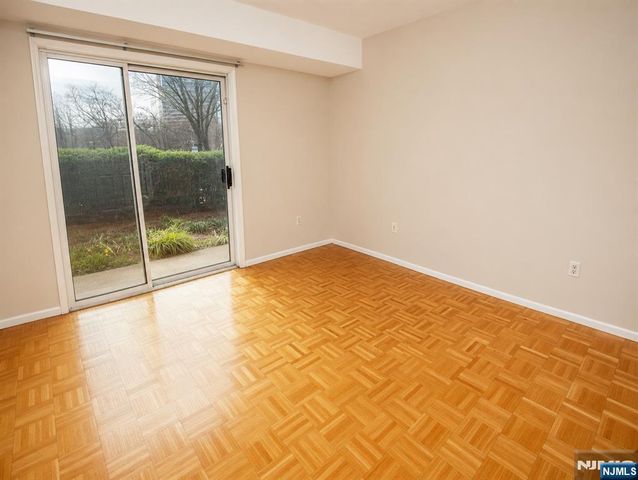 507 Windsor Drive 107, Palisades Park, NJ 07650
