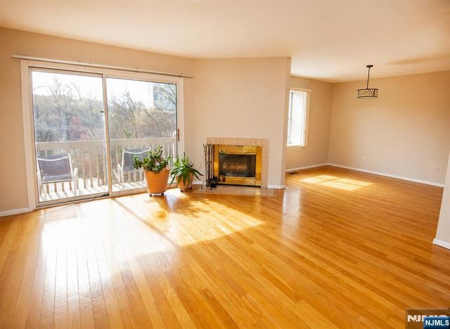 507 Windsor Drive 107, Palisades Park, NJ 07650