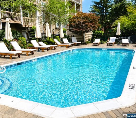 507 Windsor Drive 107, Palisades Park, NJ 07650