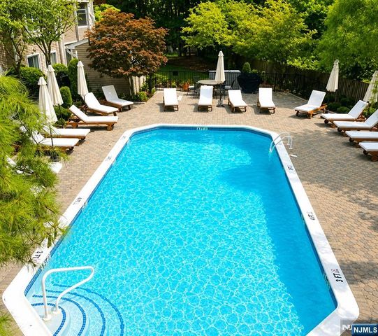 507 Windsor Drive 107, Palisades Park, NJ 07650