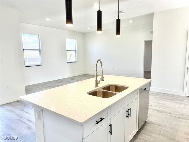 8304 Lena CT, Labelle, FL 33935