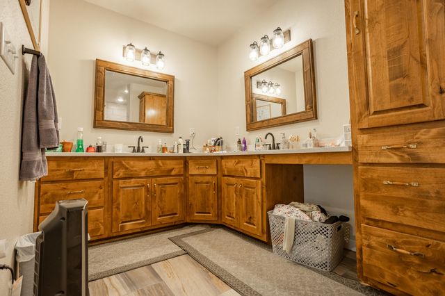 10662 County Road 8470, West Plains, MO 65775