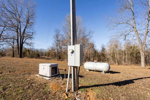 10662 County Road 8470, West Plains, MO 65775