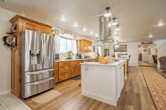 10662 County Road 8470, West Plains, MO 65775