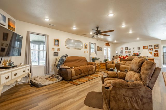 10662 County Road 8470, West Plains, MO 65775