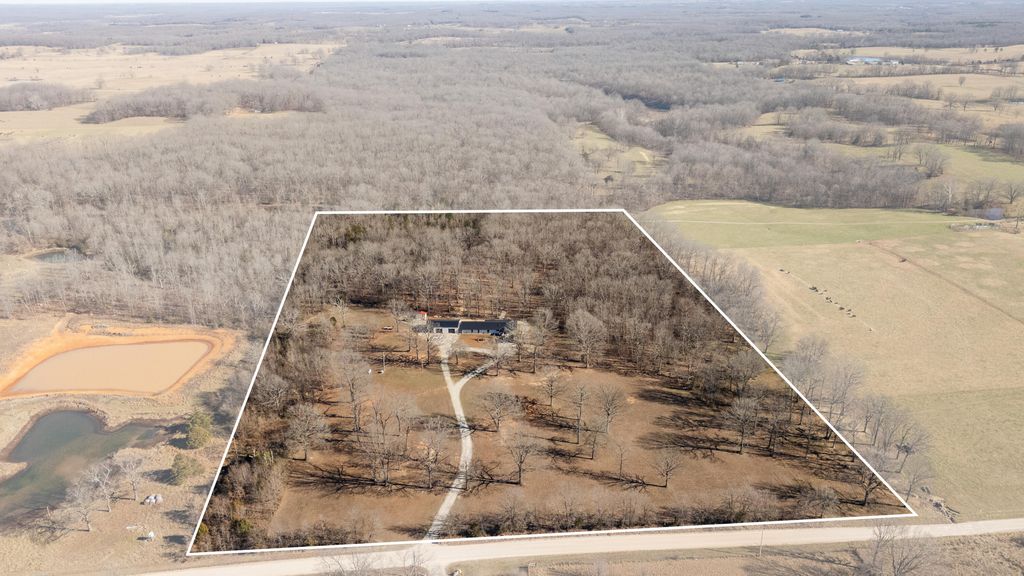 10662 County Road 8470, West Plains, MO 65775