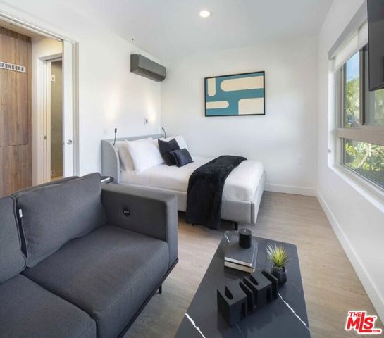 1421 Barry Avenue, Los Angeles, CA 90025