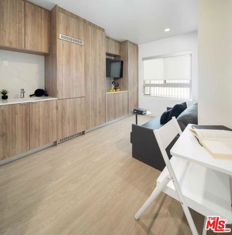 1421 Barry Avenue, Los Angeles, CA 90025