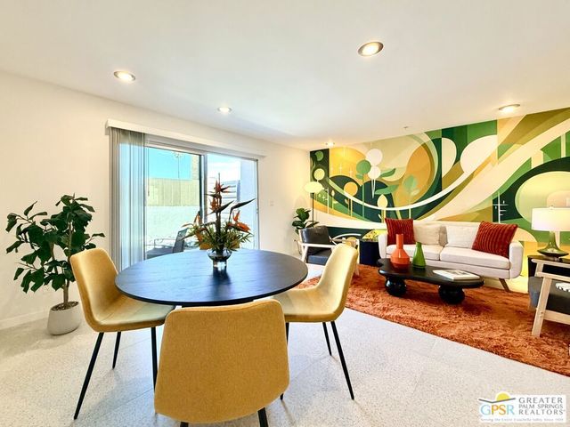 588 E San Lorenzo Road 104, Palm Springs, CA 92264
