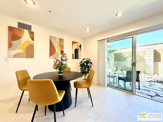 588 E San Lorenzo Road 104, Palm Springs, CA 92264