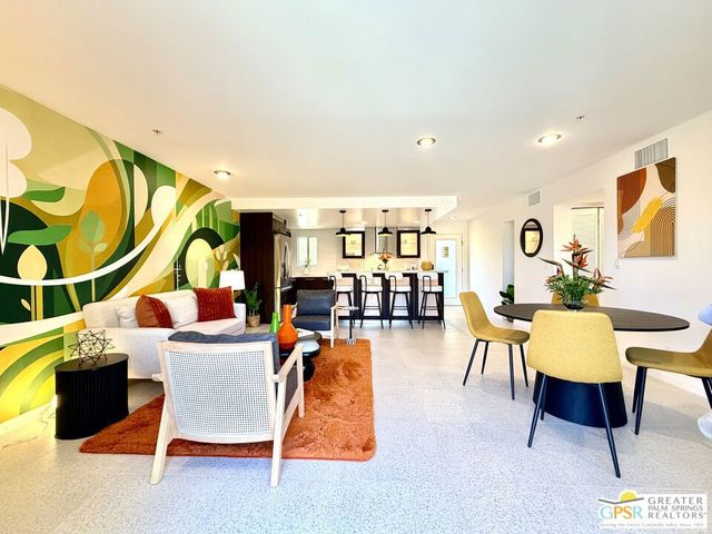 588 E San Lorenzo Road 104, Palm Springs, CA 92264