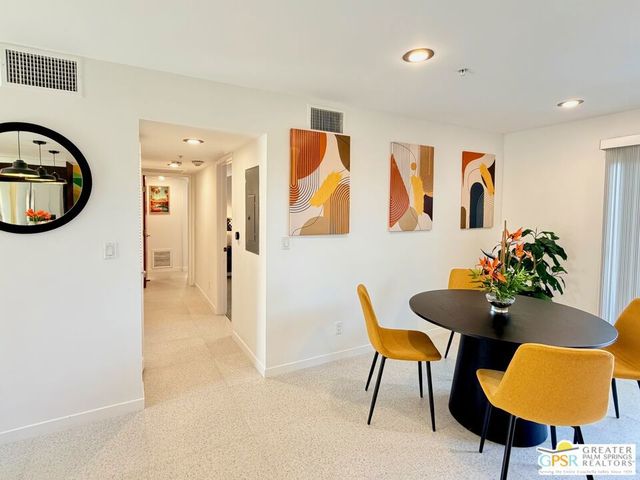 588 E San Lorenzo Road 104, Palm Springs, CA 92264