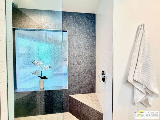 588 E San Lorenzo Road 104, Palm Springs, CA 92264
