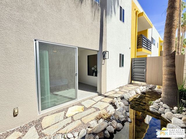 588 E San Lorenzo Road 104, Palm Springs, CA 92264