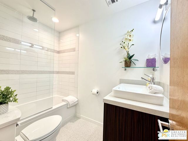 588 E San Lorenzo Road 104, Palm Springs, CA 92264