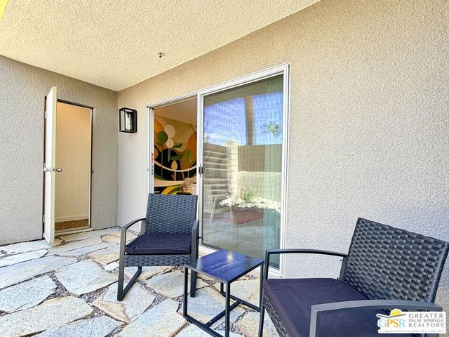 588 E San Lorenzo Road 104, Palm Springs, CA 92264